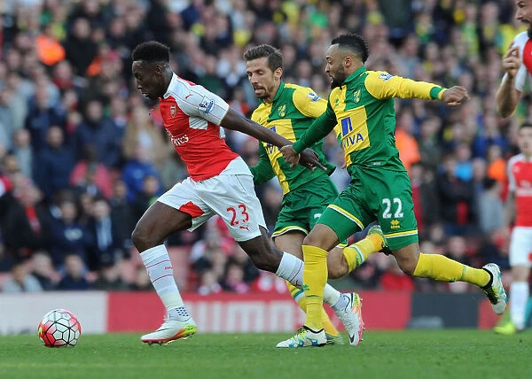Arsenal's Danny Welbeck Outsmarts Nathan Redmond in Premier League Showdown