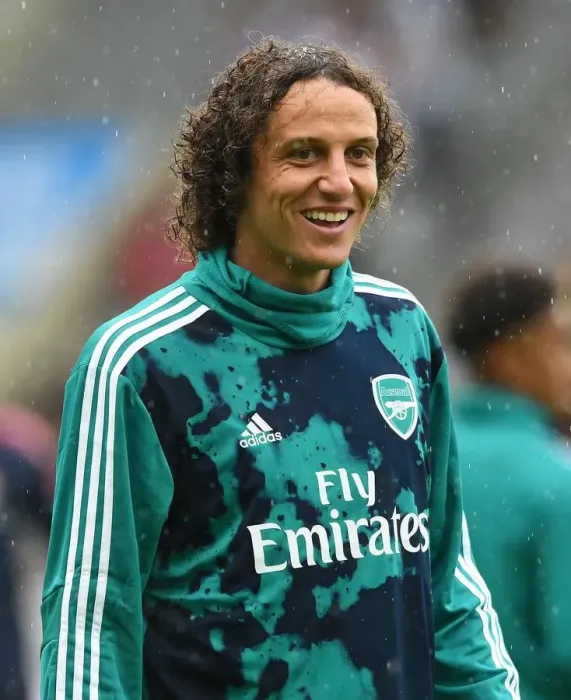 Framed Print : Arsenal's David Luiz Prepares for Newcastle United Clash in Premier League