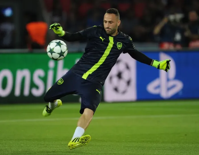 Framed Print : Arsenal's David Ospina Gears Up for Paris Saint-Germain Showdown in 2016-17 Champions League