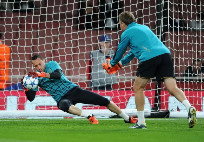 Framed Print : Arsenal's David Ospina Prepares for Champions League Showdown against Olympiacos Framed Print : Arsenal's David Ospina Prepares for Champions League Showdown against Olympiacos