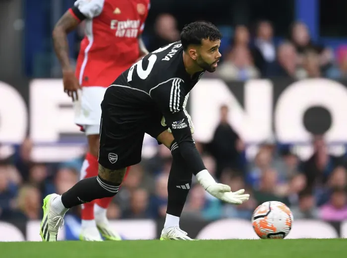 Framed Print : Arsenal's David Raya Faces Off Against Everton in Intense Premier League Showdown (2023-24)