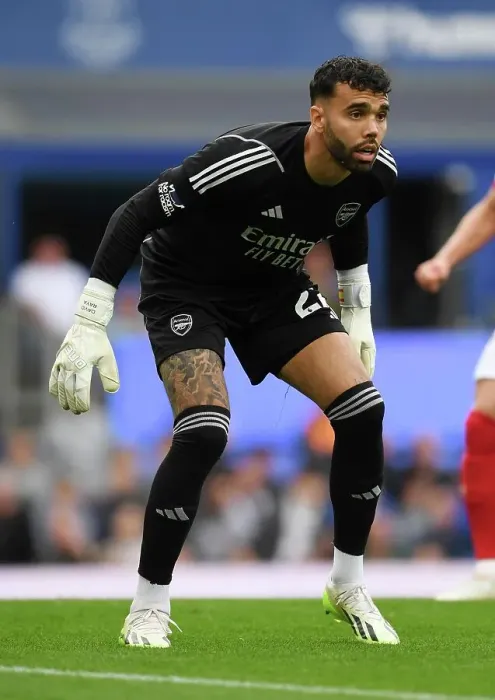 Framed Print : Arsenal's David Raya Focuses at Goodison Park during Everton vs Arsenal (2023-24) Framed Print : Arsenal's David Raya Focuses at Goodison Park during Everton vs Arsenal (2023-24)