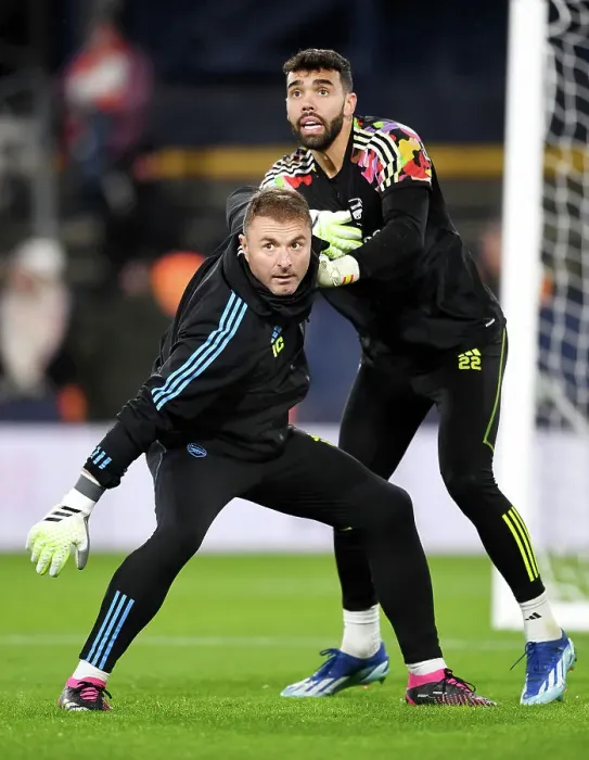 Framed Print : Arsenal's David Raya Trains with Goalkeeping Coach Inaki Cana Ahead of Luton Town Match, 2023-24 Premier League