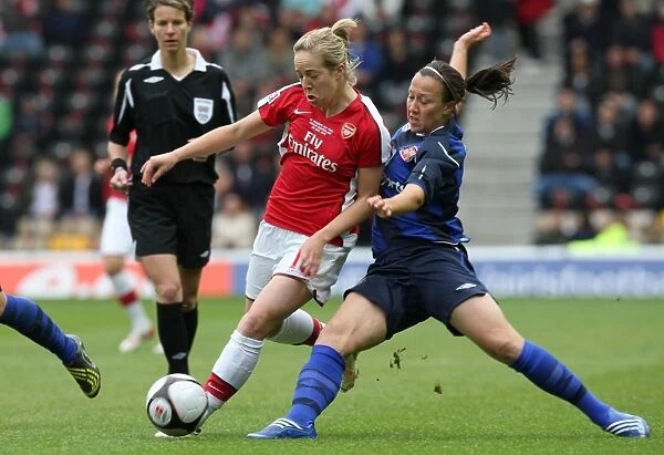 Arsenal's Davison and Bronze Clash in FA Cup Final Showdown: Arsenal Ladies 2:1 Sunderland WFC at Pride Park