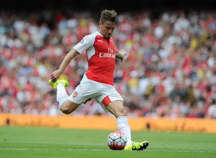 Framed Print : Arsenal's Debuchy in Action Against West Ham United (2015-16) Framed Print : Arsenal's Debuchy in Action Against West Ham United (2015-16)