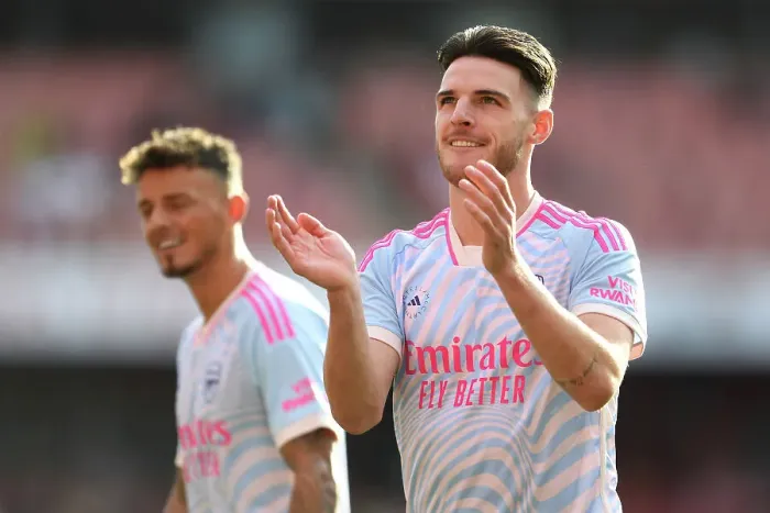 Framed Print : Arsenal's Declan Rice Applauding Fans Before Arsenal vs Manchester City (2023-24)