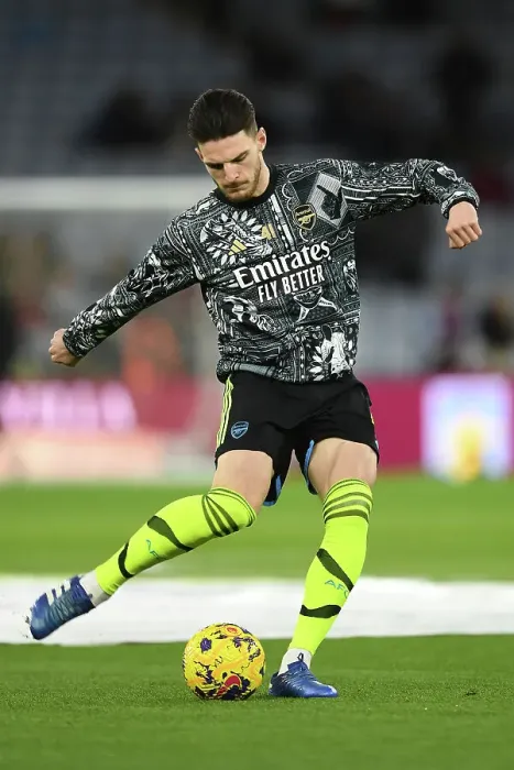 Framed Print : Arsenal's Declan Rice Gears Up for Aston Villa Clash in Premier League (2023-24)