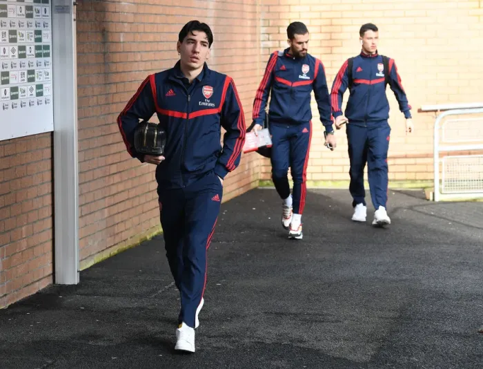 Framed Print : Arsenal's Defiant Shield: Hector Bellerin Braces for Burnley's Challenge in Premier League 2019-2020 Framed Print : Arsenal's Defiant Shield: Hector Bellerin Braces for Burnley's Challenge in Premier League 2019-2020