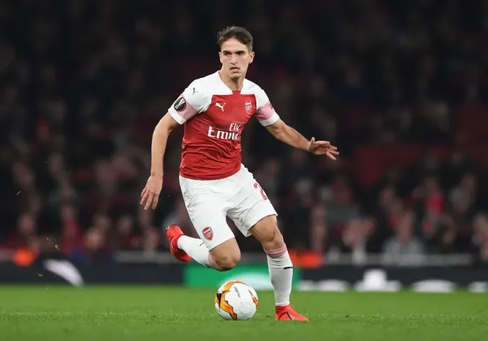 Framed Print : Arsenal's Denis Suarez in Action against BATE Borisov in Europa League Round of 32