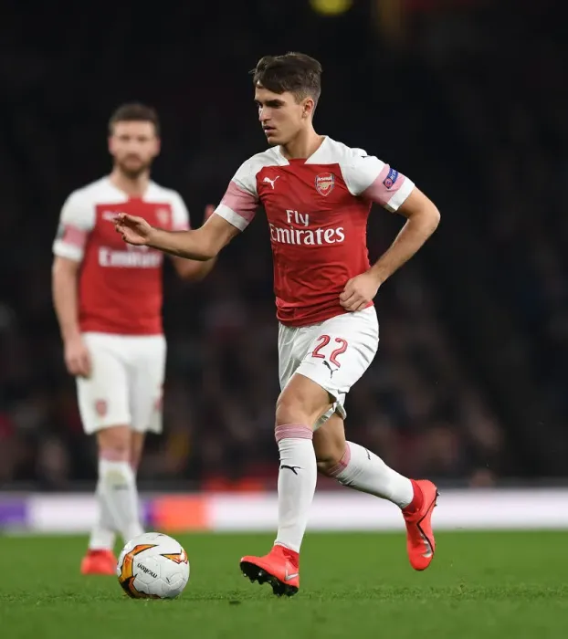Framed Print : Arsenal's Denis Suarez in Action against BATE Borisov in UEFA Europa League Round of 32