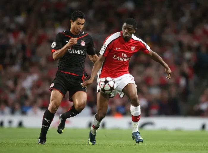 Framed Print : Arsenal's Diaby Shines in 2:0 Victory over Olympiacos in Champions League Group H