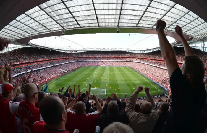 Framed Print : Arsenal's Dominance: 6-1 Victory Over Southampton in the Premier League