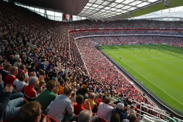 Framed Print : Arsenal's Dominant Display: 6-1 Rout of Southampton in Premier League at Emirates Stadium