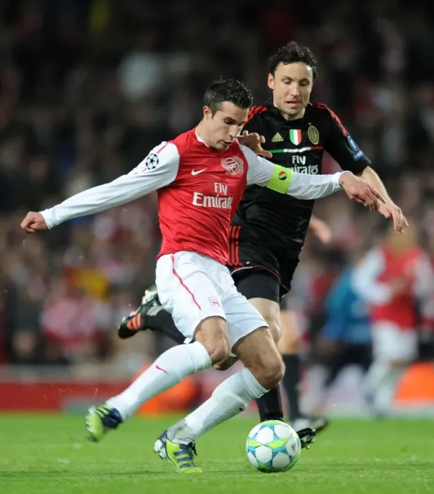 Framed Print : Arsenal's Dominant Performance: RvP Scores Twice as Arsenal Crushes AC Milan 3-0 in UEFA Champions League