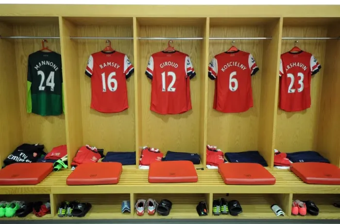 Framed Print : Arsenal's Dominant Victory: 6-1 Southampton - Emirates Stadium, Barclays Premier League