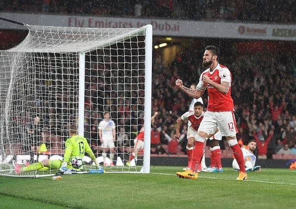 Arsenal's Double Act: Giroud and Sanchez Celebrate Goals Against Sunderland (2016-17)