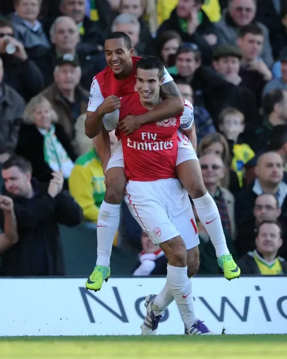 Framed Print : Arsenal's Double Strike: Van Persie and Walcott Celebrate Goals Against Norwich City, 2011-12 Framed Print : Arsenal's Double Strike: Van Persie and Walcott Celebrate Goals Against Norwich City, 2011-12