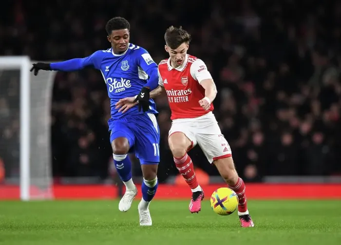 Framed Print : Arsenal's Eddie Nketiah in Action Against Everton at Emirates Stadium, 2023 (Premier League)