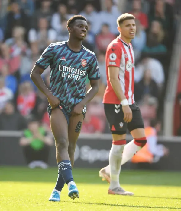 Framed Print : Arsenal's Eddie Nketiah in Action against Southampton in Premier League Clash (2021-22)