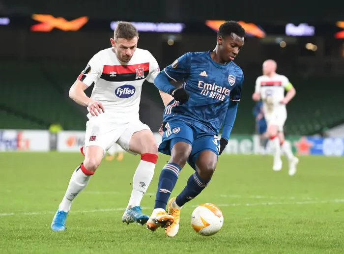 Framed Print : Arsenal's Eddie Nketiah Clashes with Dundalk's Andy Boyle in UEFA Europa League Showdown