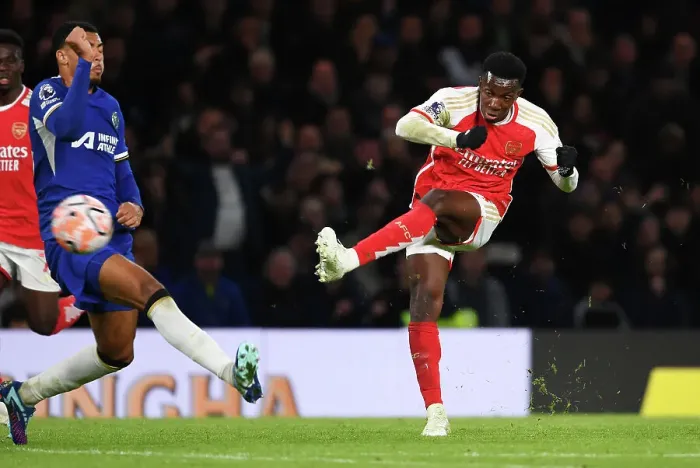 Framed Print : Arsenal's Eddie Nketiah Fires at Chelsea's Net in 2023-24 Premier League Clash