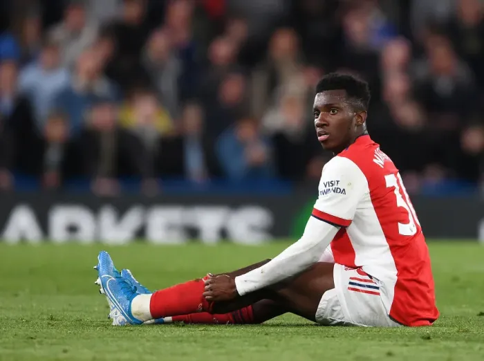 Framed Print : Arsenal's Eddie Nketiah Goes Head-to-Head Against Chelsea at Stamford Bridge - Premier League 2021-22