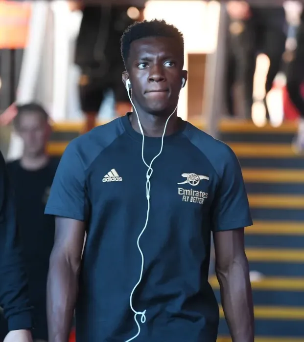 Framed Print : Arsenal's Eddie Nketiah Heads to Selhurst Park Ahead of Crystal Palace Clash - Premier League 2022-23 Framed Print : Arsenal's Eddie Nketiah Heads to Selhurst Park Ahead of Crystal Palace Clash - Premier League 2022-23
