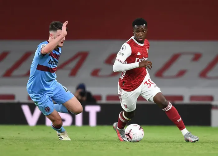Framed Print : Arsenal's Eddie Nketiah Outmaneuvers West Ham's Declan Rice in Premier League Clash Framed Print : Arsenal's Eddie Nketiah Outmaneuvers West Ham's Declan Rice in Premier League Clash