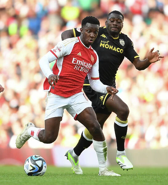 Arsenal's Eddie Nketiah Outsmarts Monaco's Fofana: A Stunning Moment from the 2023-24 Emirates Cup