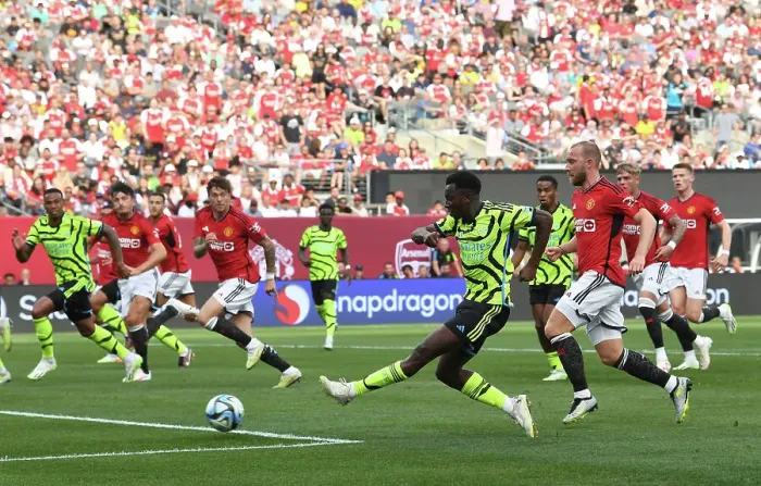 Framed Print : Arsenal's Eddie Nketiah Shines in Pre-Season Clash Against Manchester United at MetLife Stadium (2023-24)