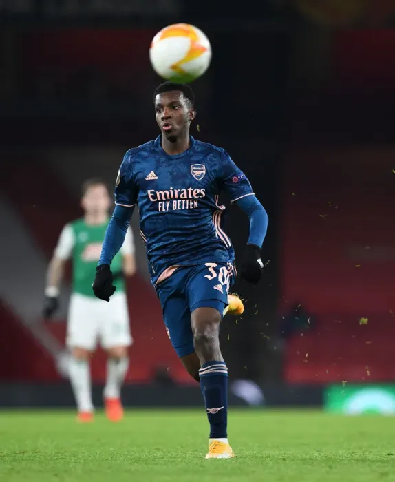 Framed Print : Arsenal's Eddie Nketiah in UEFA Europa League Action Against Rapid Wien (Behind Closed Doors)