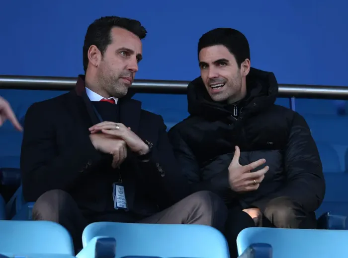 Framed Print : Arsenal's Edu and Arteta: Tactical Discussions Before Everton Clash (2019-20) Framed Print : Arsenal's Edu and Arteta: Tactical Discussions Before Everton Clash (2019-20)