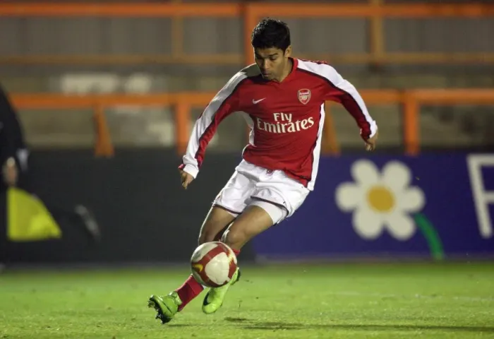 Framed Print : Arsenal's Eduardo Scores Brace: 2-0 Victory Over Portsmouth Reserves in Barclays Premier Reserve League