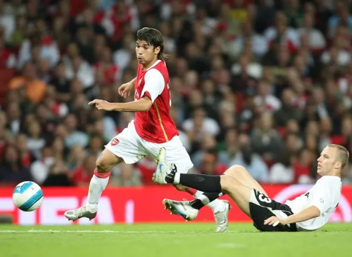 Framed Print : Arsenal's Eduardo Scores Hat-trick Against Sparta Prague in UEFA Champions League Framed Print : Arsenal's Eduardo Scores Hat-trick Against Sparta Prague in UEFA Champions League