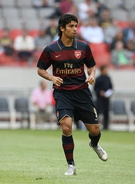 Arsenal's Eduardo Scores the Winner: 2-1 Victory over Lazio at Amsterdam Tournament (2007)