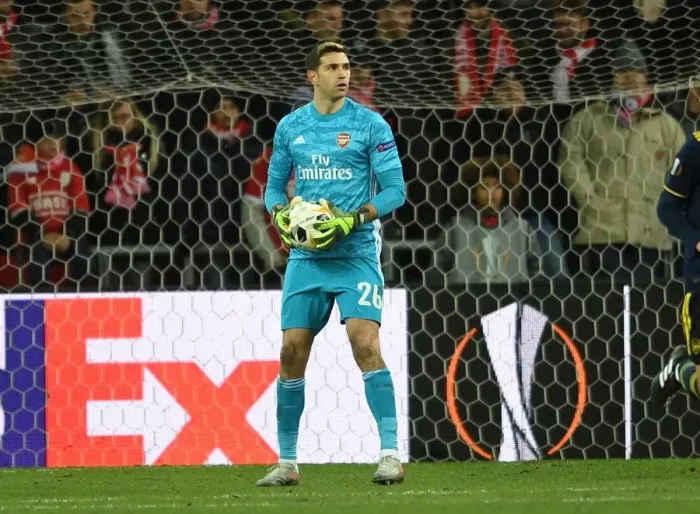 Framed Print : Arsenal's Emi Martinez in Action against Standard Liege in UEFA Europa League Group F Framed Print : Arsenal's Emi Martinez in Action against Standard Liege in UEFA Europa League Group F