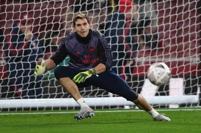 Framed Print : Arsenal's Emi Martinez Gears Up for FA Cup Clash Against Leeds United