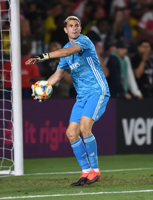 Framed Print : Arsenal's Emi Martinez Goes Head-to-Head with Bayern Munich in International Champions Cup Showdown