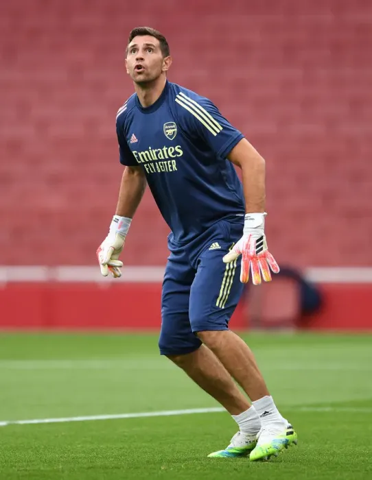 Framed Print : Arsenal's Emi Martinez Prepares for Empty Arsenal FC vs. Liverpool FC Clash (2019-20)