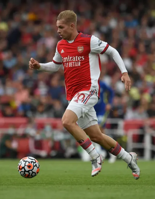 Framed Print : Arsenal's Emile Smith Rowe in Action against Chelsea - Premier League 2021-22 Framed Print : Arsenal's Emile Smith Rowe in Action against Chelsea - Premier League 2021-22