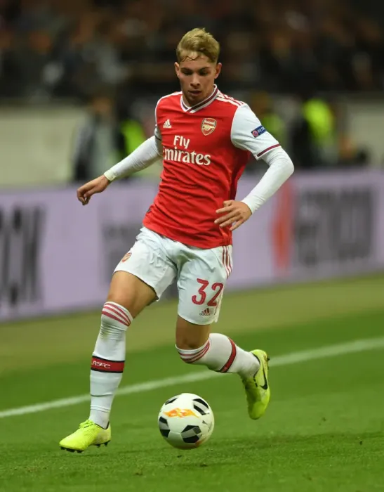 Framed Print : Arsenal's Emile Smith Rowe in Action against Eintracht Frankfurt in UEFA Europa League Group Stage