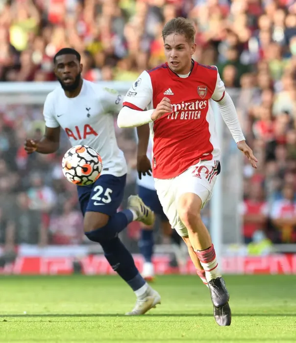 Framed Print : Arsenal's Emile Smith Rowe in Action against Tottenham Hotspur in the 2021-22 Premier League