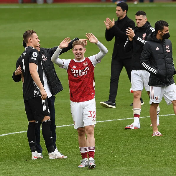 Arsenal's Emile Smith Rowe Celebrates with Fans after Arsenal v Brighton & Hove Albion Win