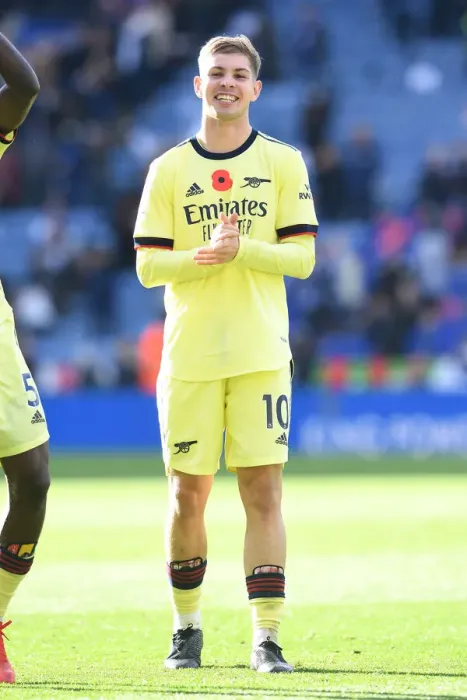 Framed Print : Arsenal's Emile Smith Rowe Celebrates with Fans after Leicester Victory Framed Print : Arsenal's Emile Smith Rowe Celebrates with Fans after Leicester Victory