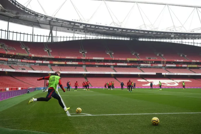 Framed Print : Arsenal's Emile Smith Rowe Gears Up for Arsenal vs Manchester United (2019-20) Framed Print : Arsenal's Emile Smith Rowe Gears Up for Arsenal vs Manchester United (2019-20)