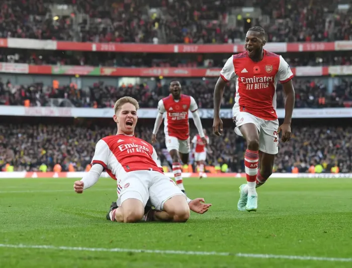 Framed Print : Arsenal's Emile Smith Rowe Scores, Celebrates with Nuno Tavares vs. Watford (Premier League 2021-22)