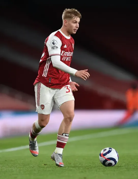 Framed Print : Arsenal's Emile Smith Rowe Shines in Arsenal v Everton Premier League Clash