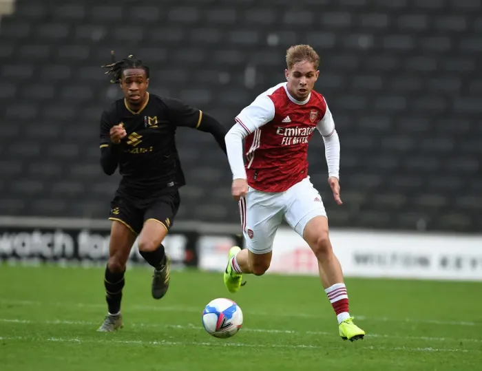 Framed Print : Arsenal's Emile Smith Rowe Shines in MK Dons Pre-Season Friendly
