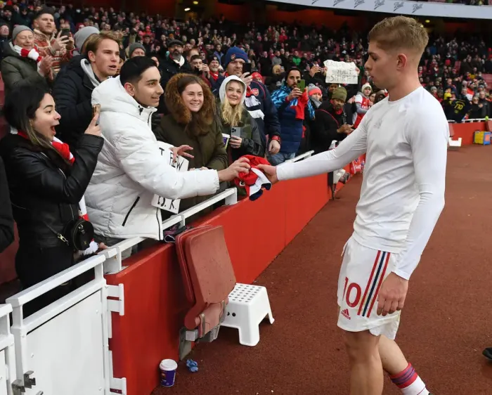 Framed Print : Arsenal's Emile Smith Rowe Shirt Donation to a Fan after Arsenal vs Newcastle United (2021-22)