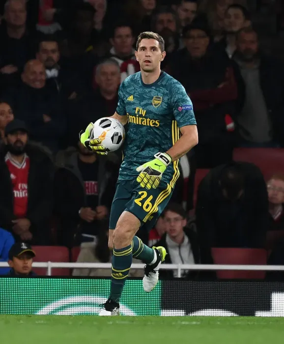 Framed Print : Arsenal's Emiliano Martinez in Action: Arsenal FC vs Standard Liege, UEFA Europa League 2019-20 Framed Print : Arsenal's Emiliano Martinez in Action: Arsenal FC vs Standard Liege, UEFA Europa League 2019-20